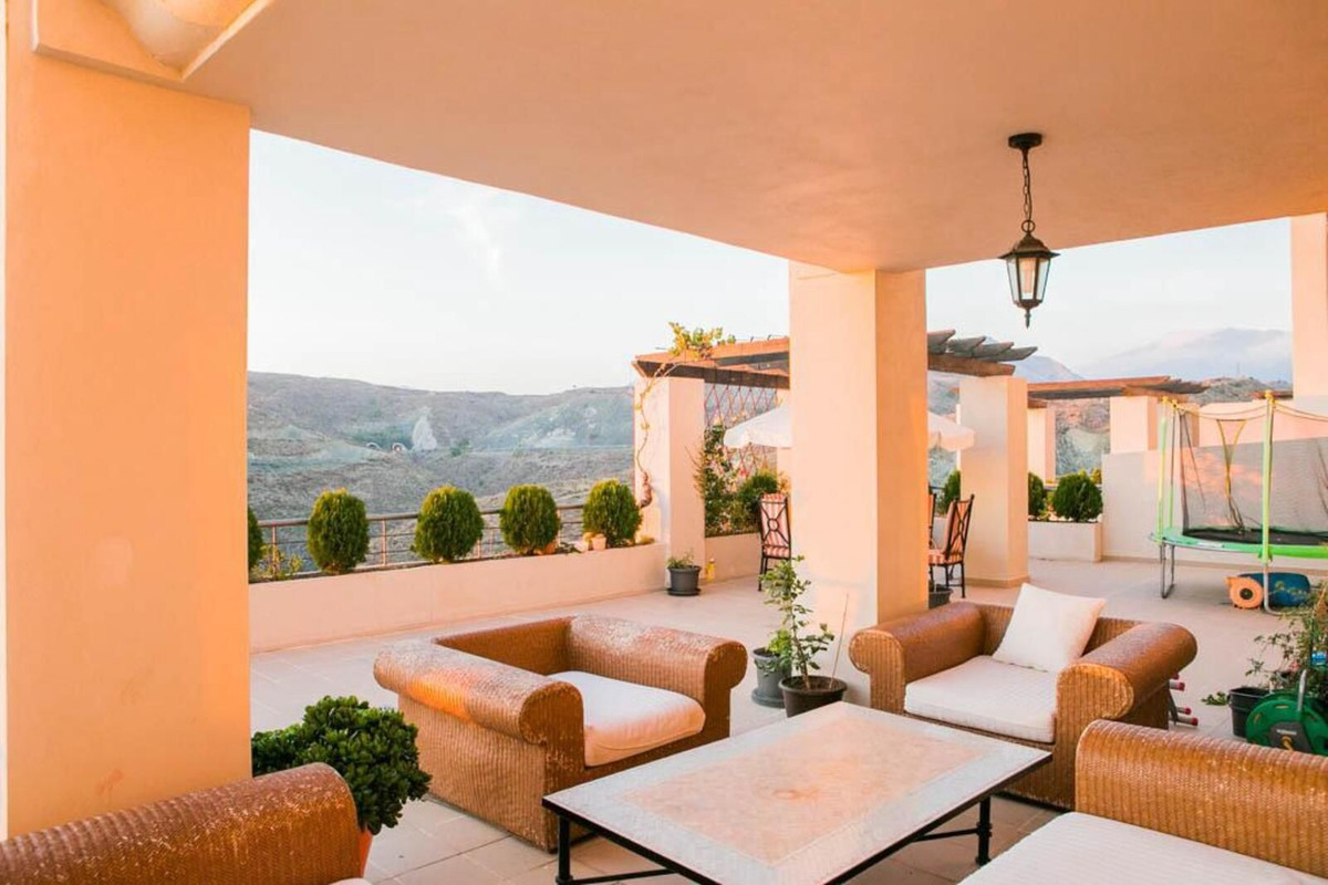 4 Bed Apartment for sale in Benahavís Costa Del Sol, Málaga, Spain