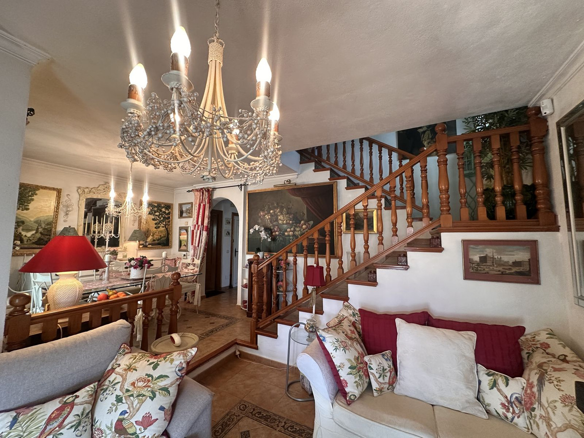 5 Bed Townhouse for sale in Monda Costa Del Sol, Málaga, Spain