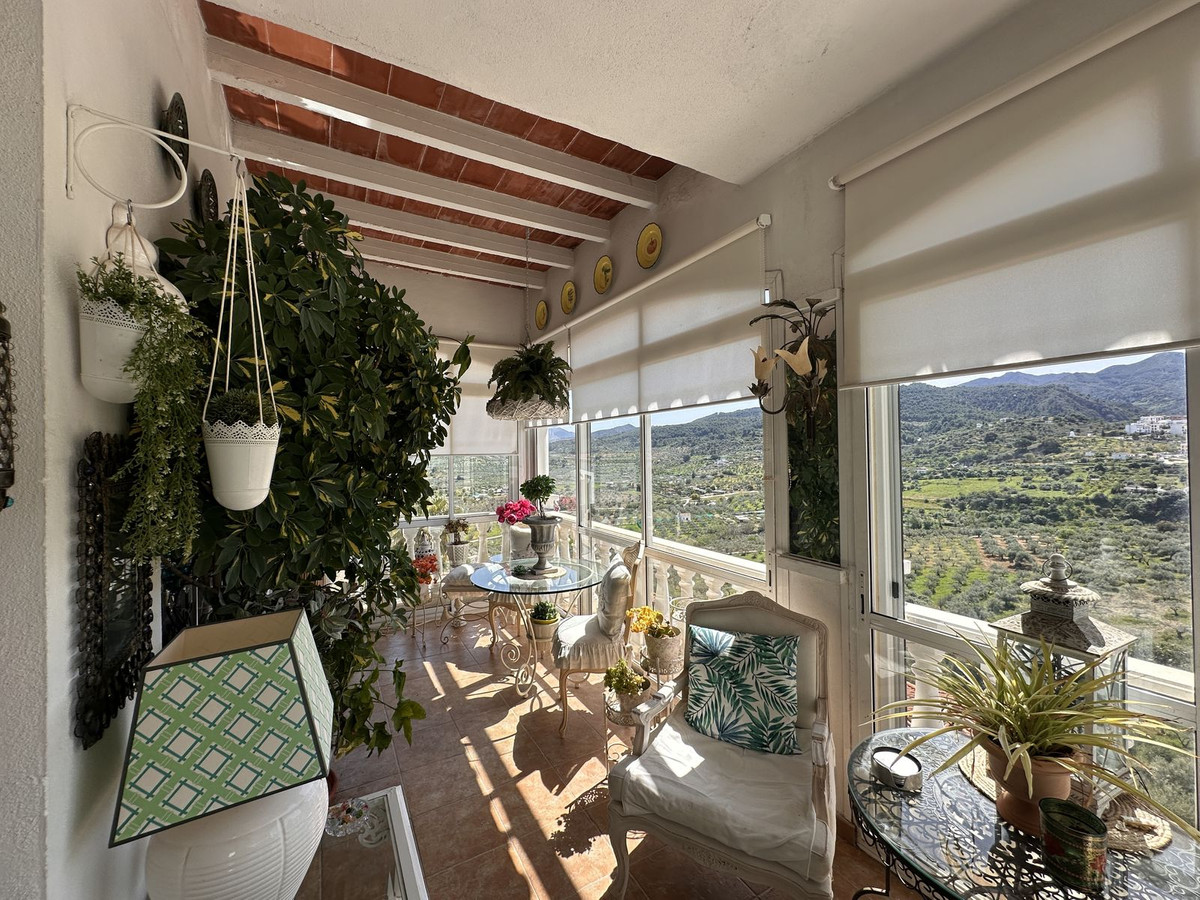 5 Bed Townhouse for sale in Monda Costa Del Sol, Málaga, Spain