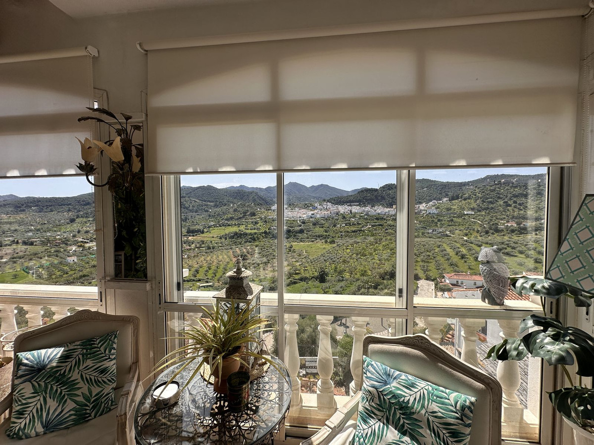 5 Bed Townhouse for sale in Monda Costa Del Sol, Málaga, Spain