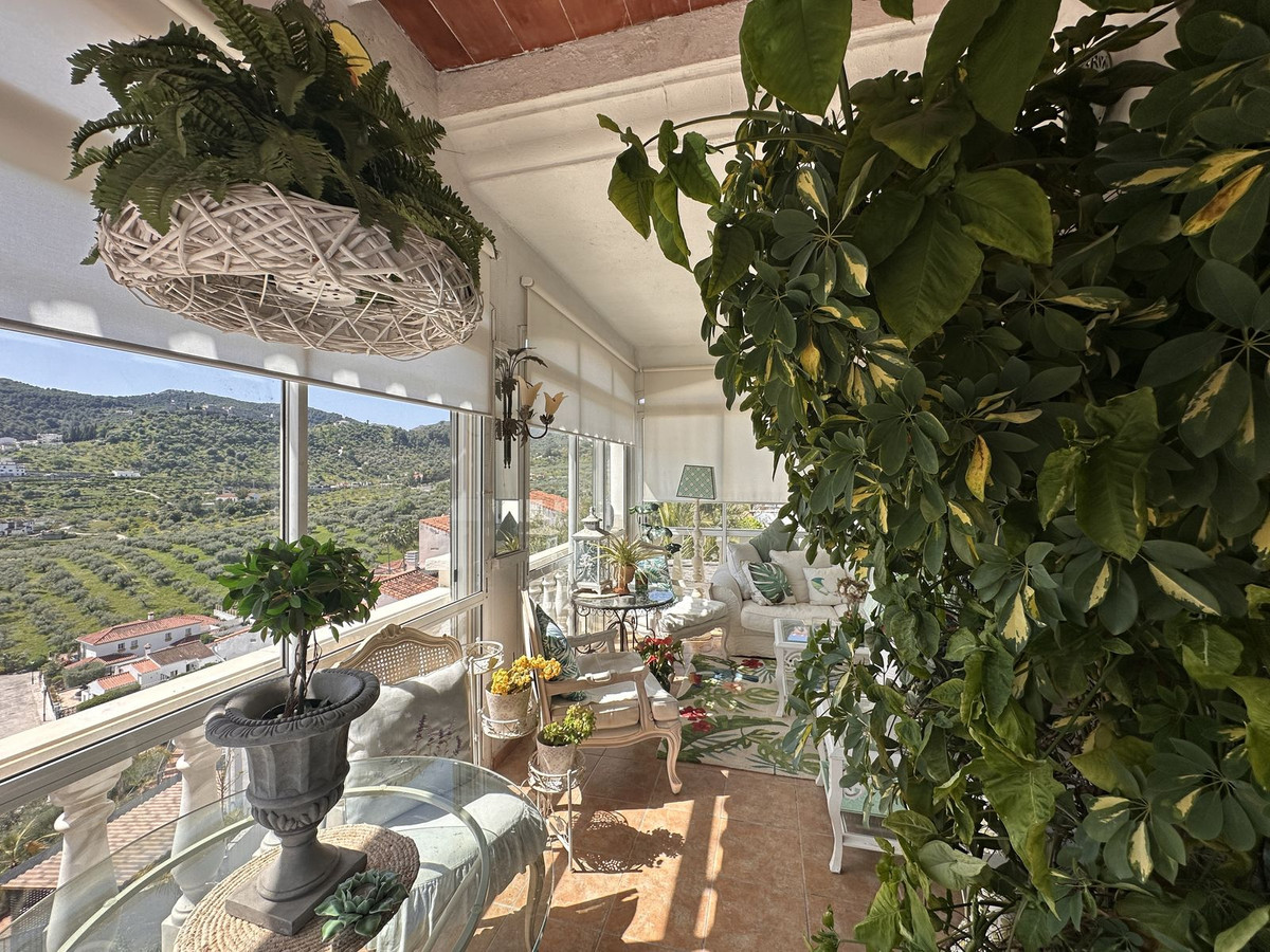 5 Bed Townhouse for sale in Monda Costa Del Sol, Málaga, Spain