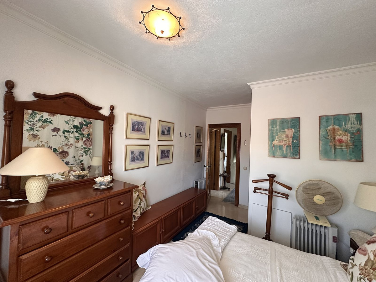 5 Bed Townhouse for sale in Monda Costa Del Sol, Málaga, Spain