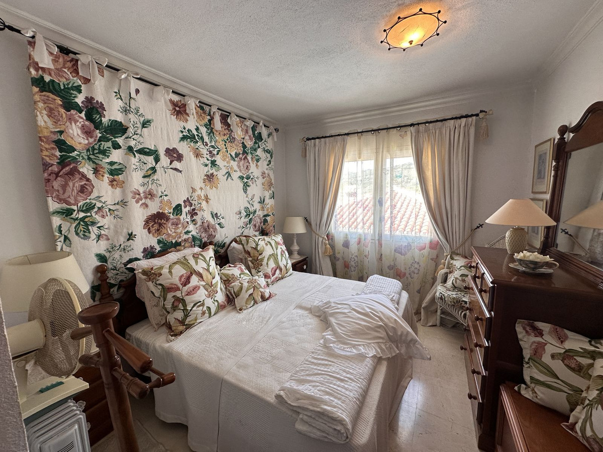 5 Bed Townhouse for sale in Monda Costa Del Sol, Málaga, Spain