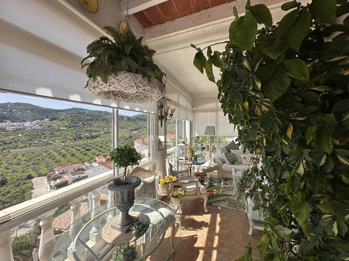 5 Bed Townhouse for sale in Monda Costa Del Sol, Málaga, Spain