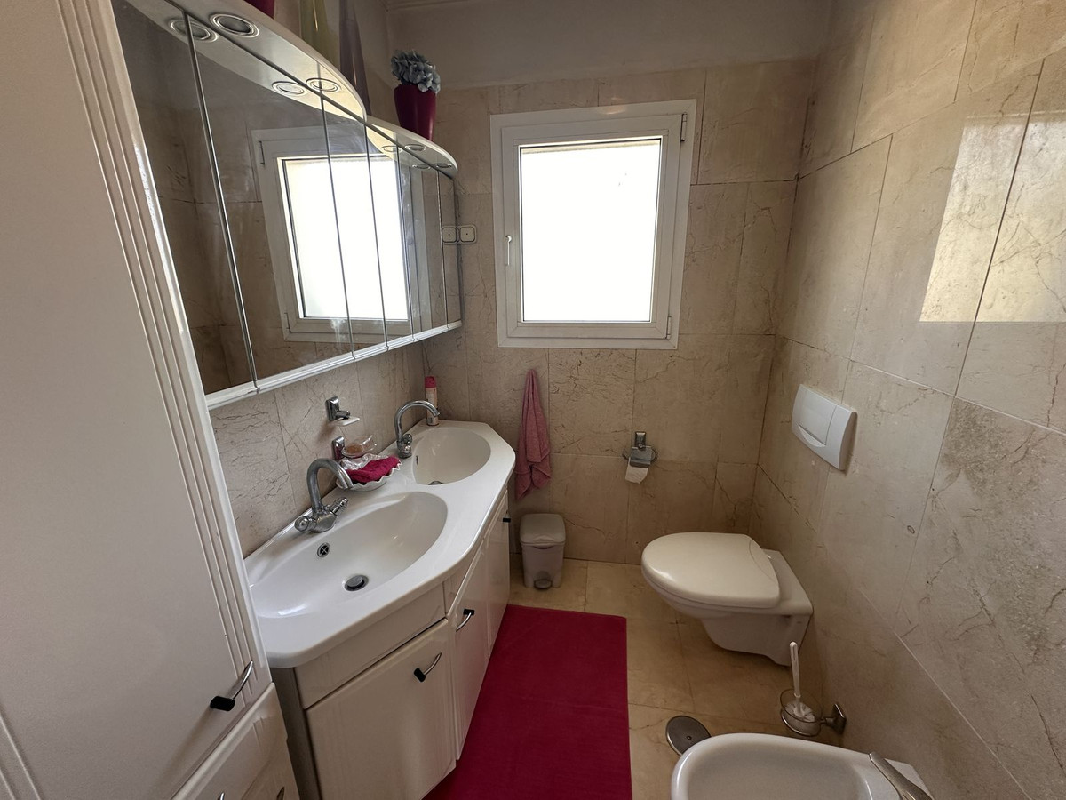 5 Bed Townhouse for sale in Monda Costa Del Sol, Málaga, Spain