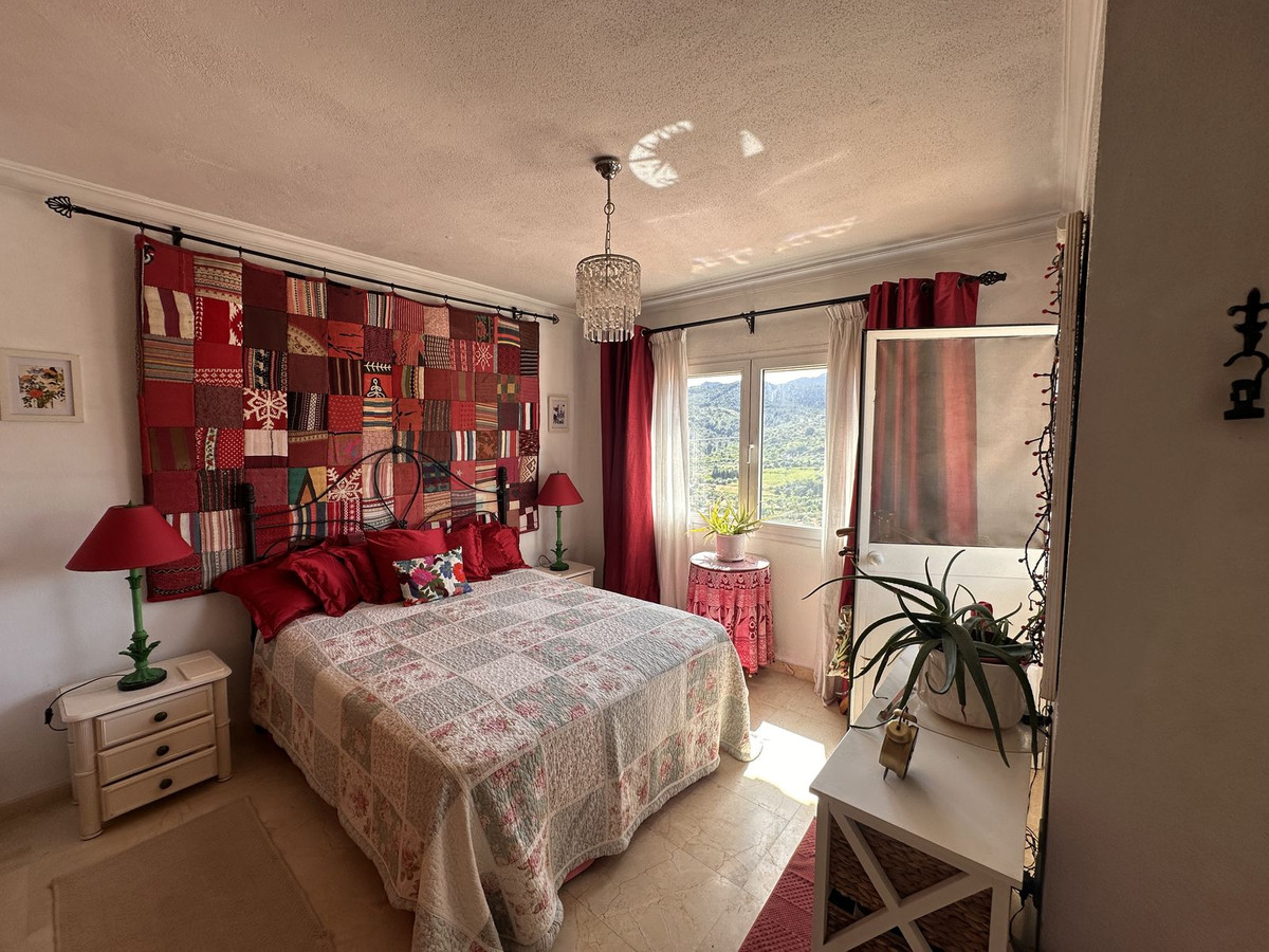 5 Bed Townhouse for sale in Monda Costa Del Sol, Málaga, Spain