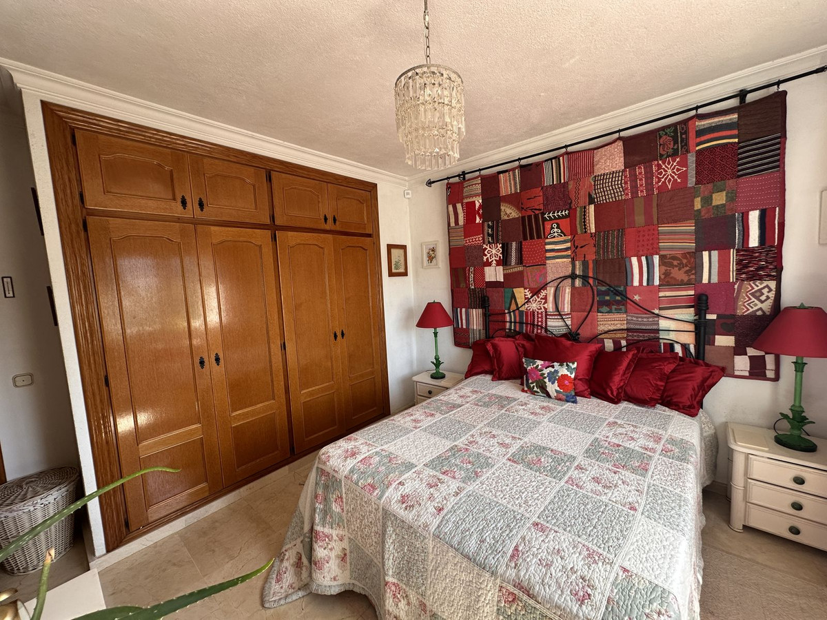 5 Bed Townhouse for sale in Monda Costa Del Sol, Málaga, Spain