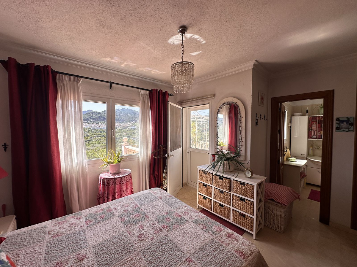 5 Bed Townhouse for sale in Monda Costa Del Sol, Málaga, Spain