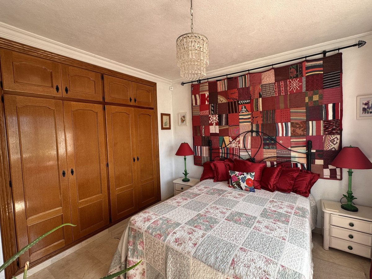 5 Bed Townhouse for sale in Monda Costa Del Sol, Málaga, Spain