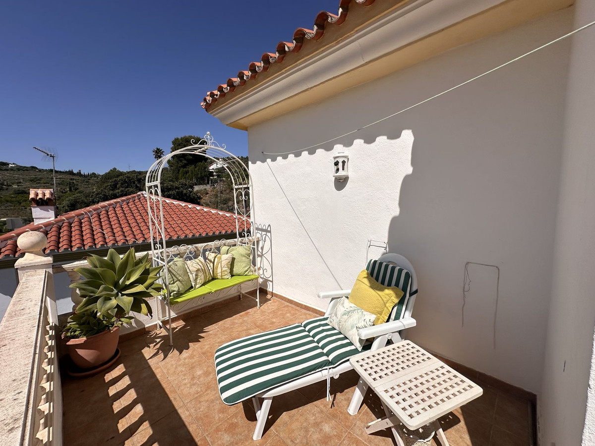 5 Bed Townhouse for sale in Monda Costa Del Sol, Málaga, Spain
