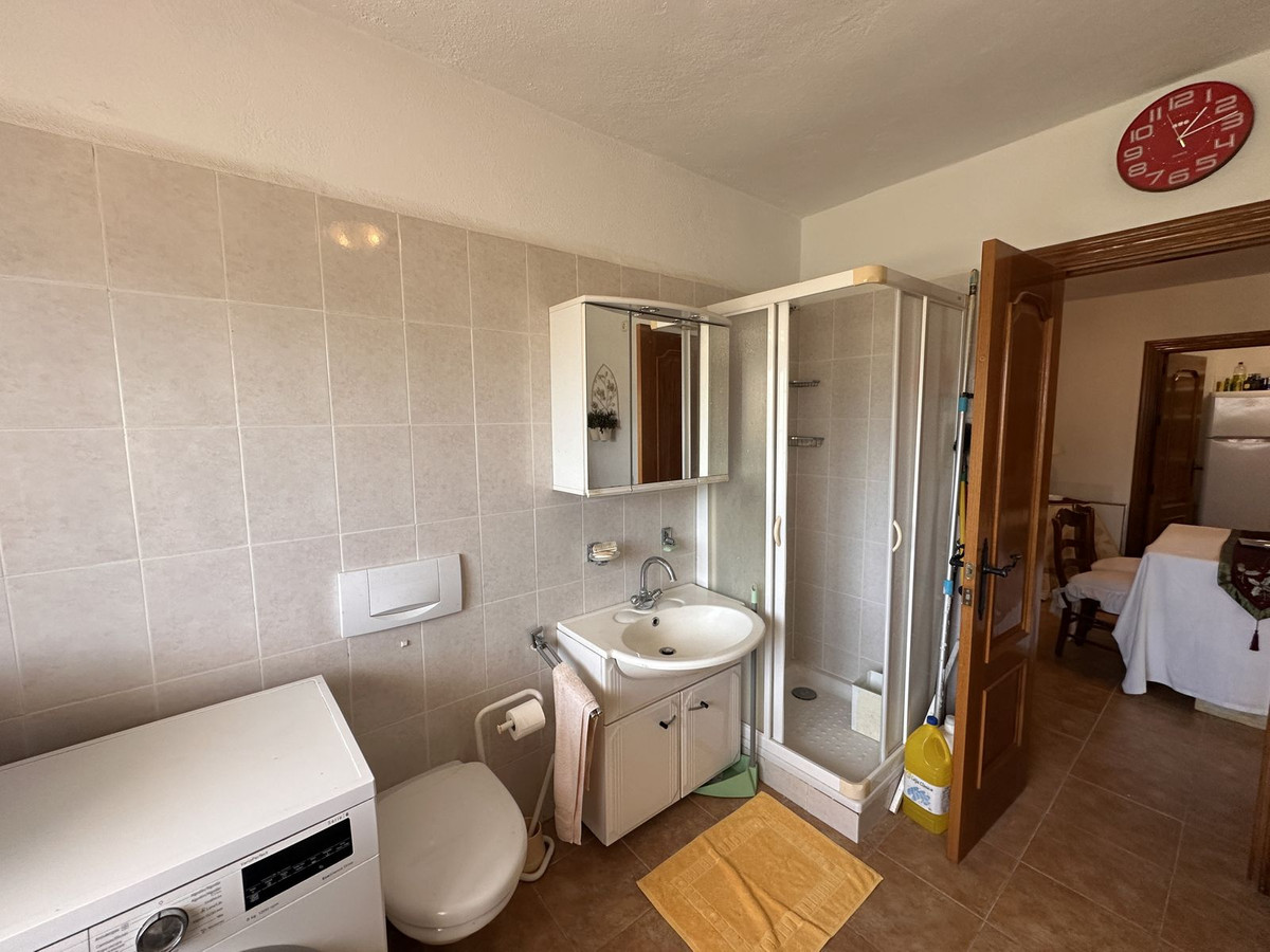 5 Bed Townhouse for sale in Monda Costa Del Sol, Málaga, Spain