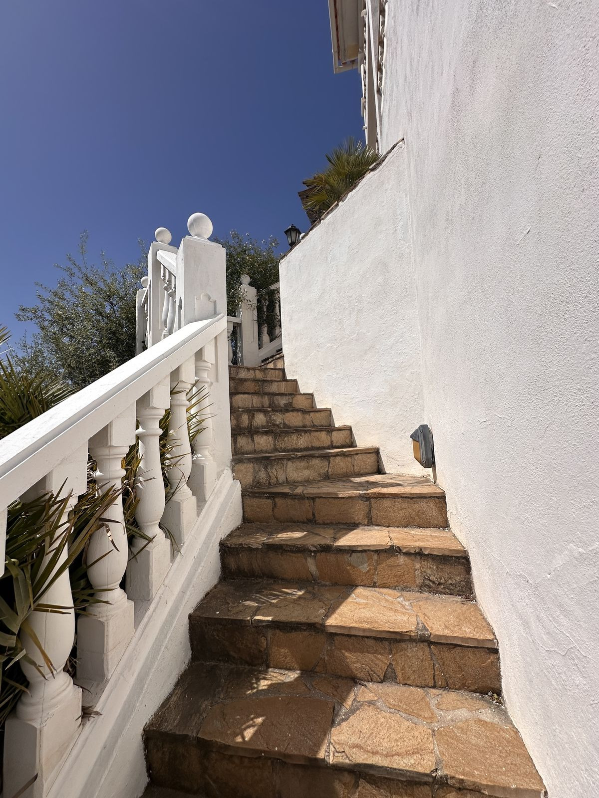 5 Bed Townhouse for sale in Monda Costa Del Sol, Málaga, Spain