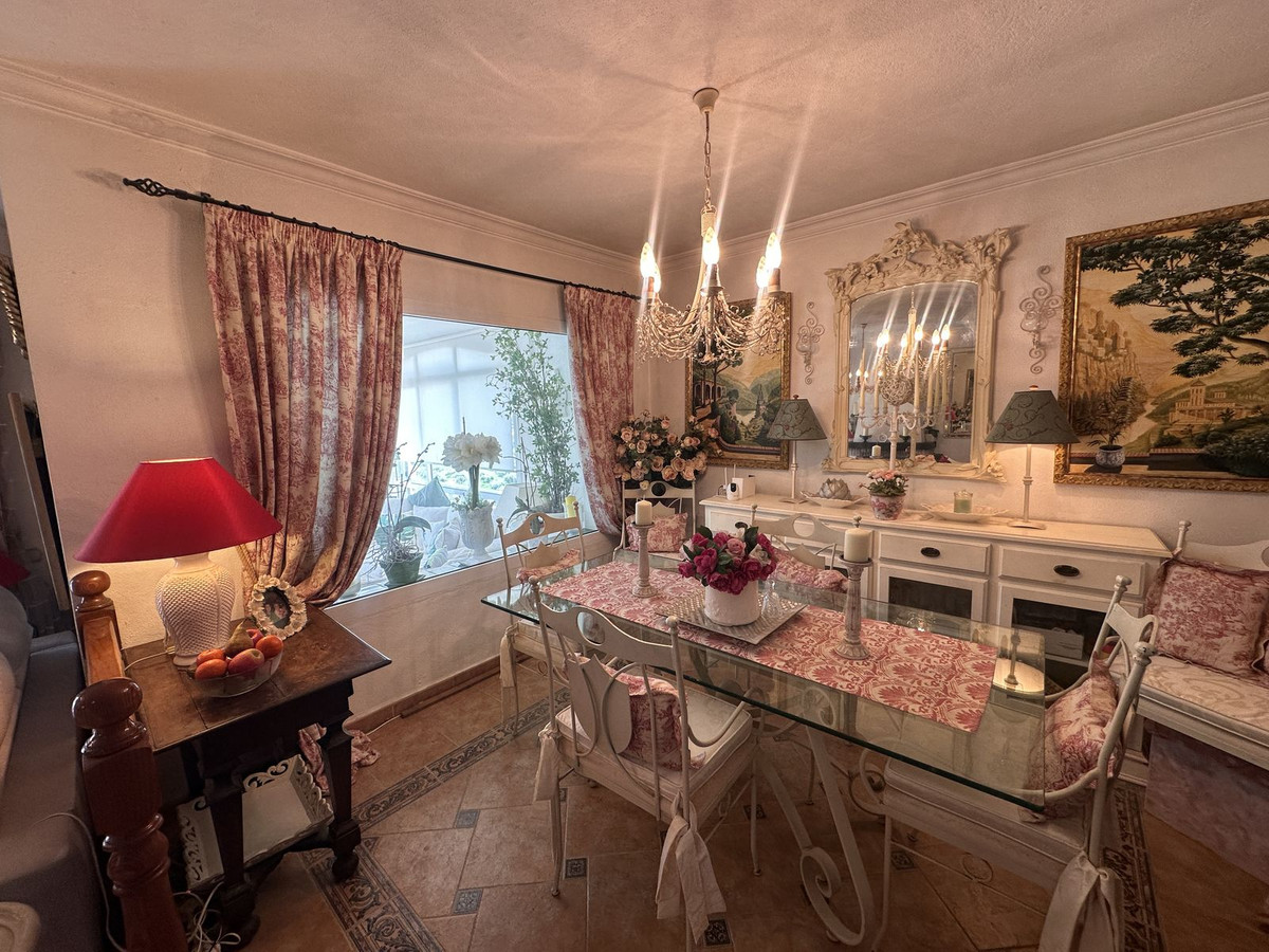 5 Bed Townhouse for sale in Monda Costa Del Sol, Málaga, Spain