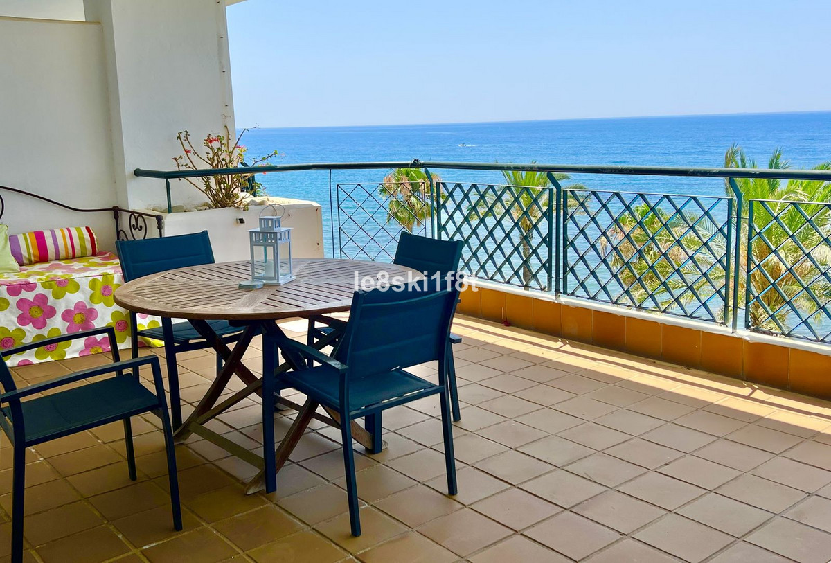 2 Bed Apartment for sale in Calahonda Costa Del Sol, Málaga, Spain