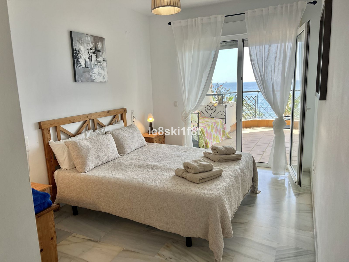 2 Bed Apartment for sale in Calahonda Costa Del Sol, Málaga, Spain