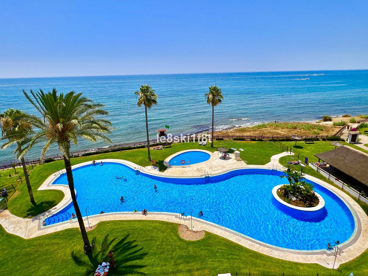 Se vende Apartamento Planta Media de 2 dormitorios en Costa Del Sol, Málaga, España