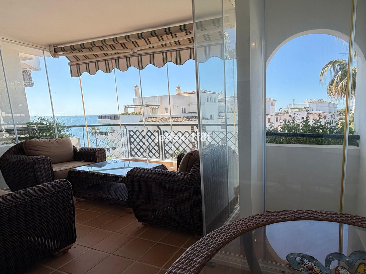 Se vende Apartamento Planta Media de 2 dormitorios en Costa Del Sol, Málaga, España