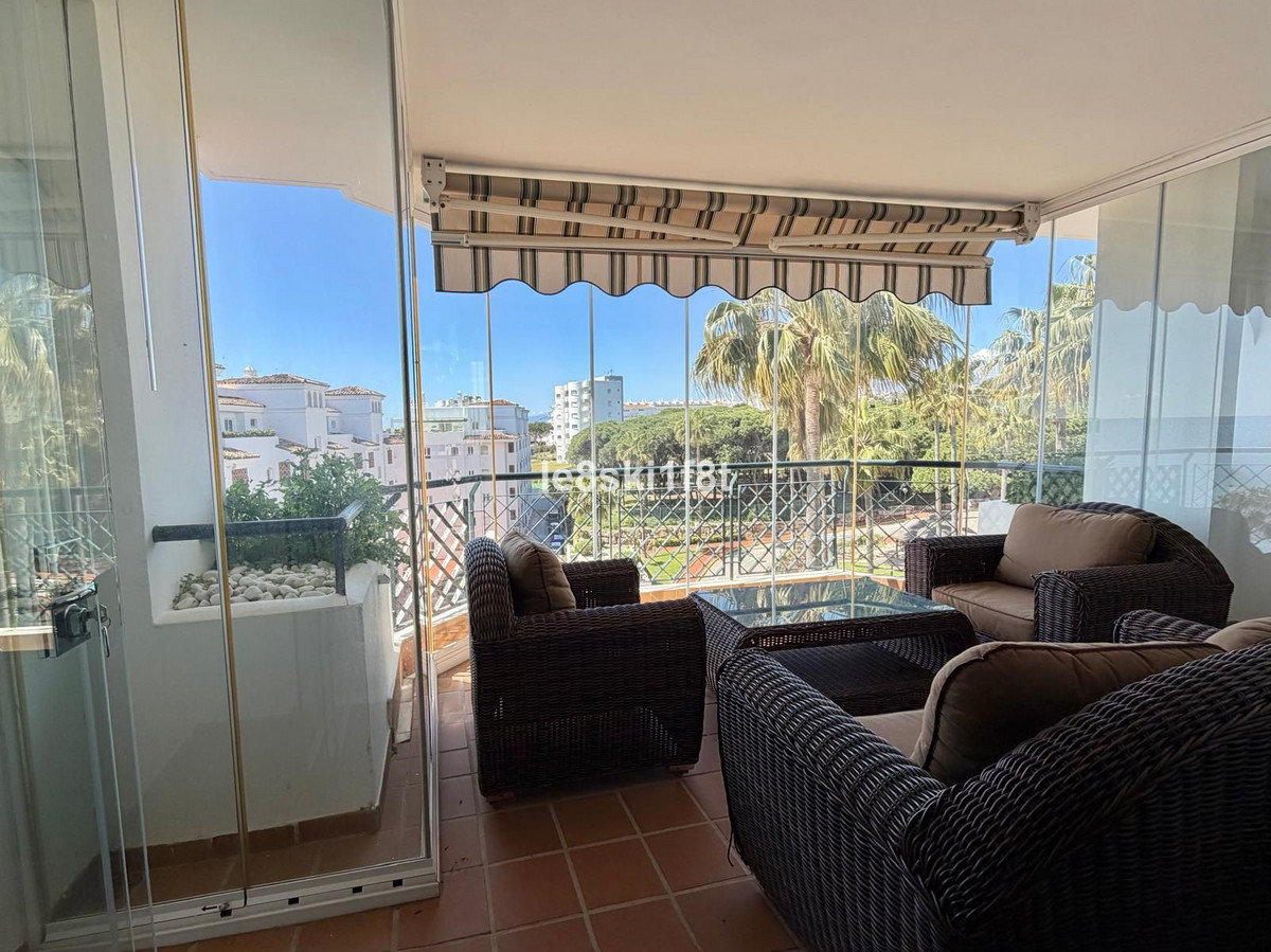 Se vende Apartamento Planta Media de 2 dormitorios en Costa Del Sol, Málaga, España
