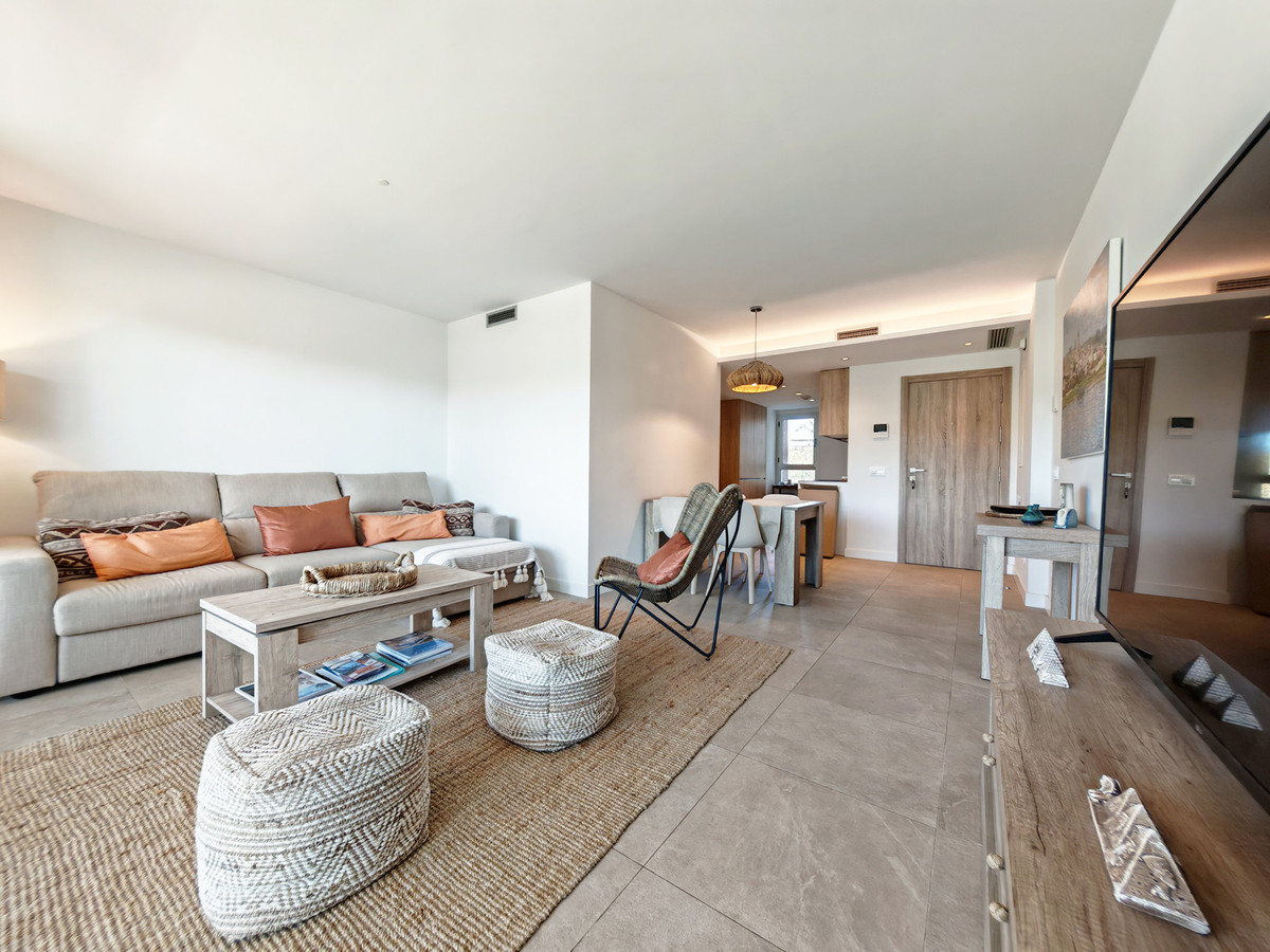 Se vende Apartamento Planta Media de 2 dormitorios en Costa Del Sol, Málaga, España