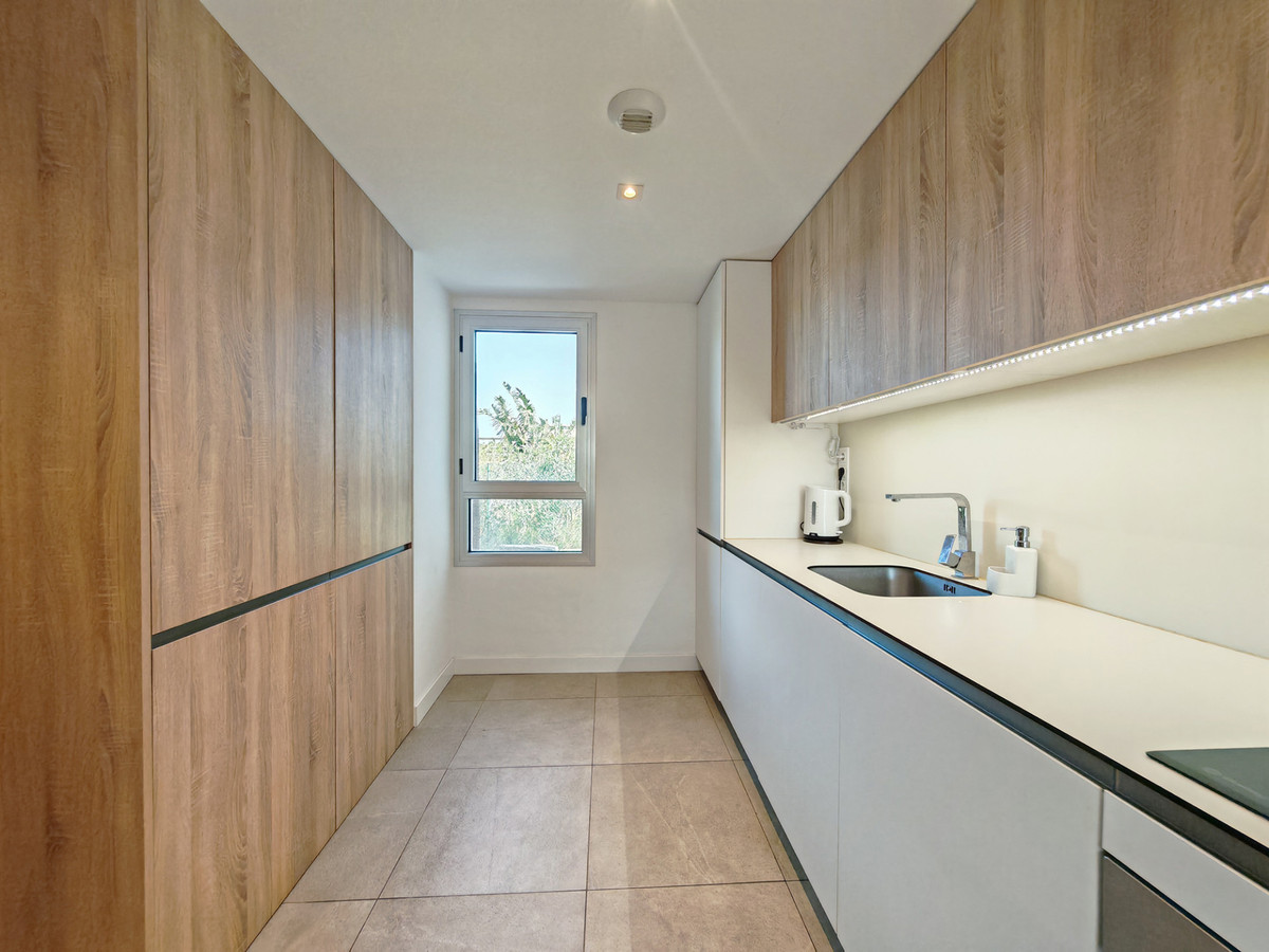 Se vende Apartamento Planta Media de 2 dormitorios en Costa Del Sol, Málaga, España