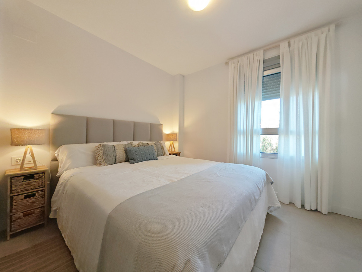Se vende Apartamento Planta Media de 2 dormitorios en Costa Del Sol, Málaga, España