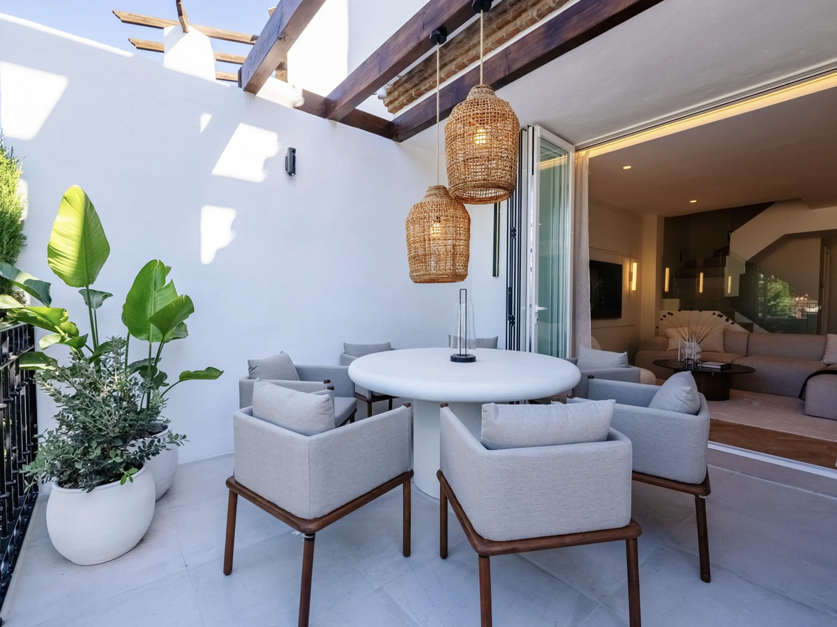 Se vende Adosada de 5 dormitorios en Costa Del Sol, Málaga, España