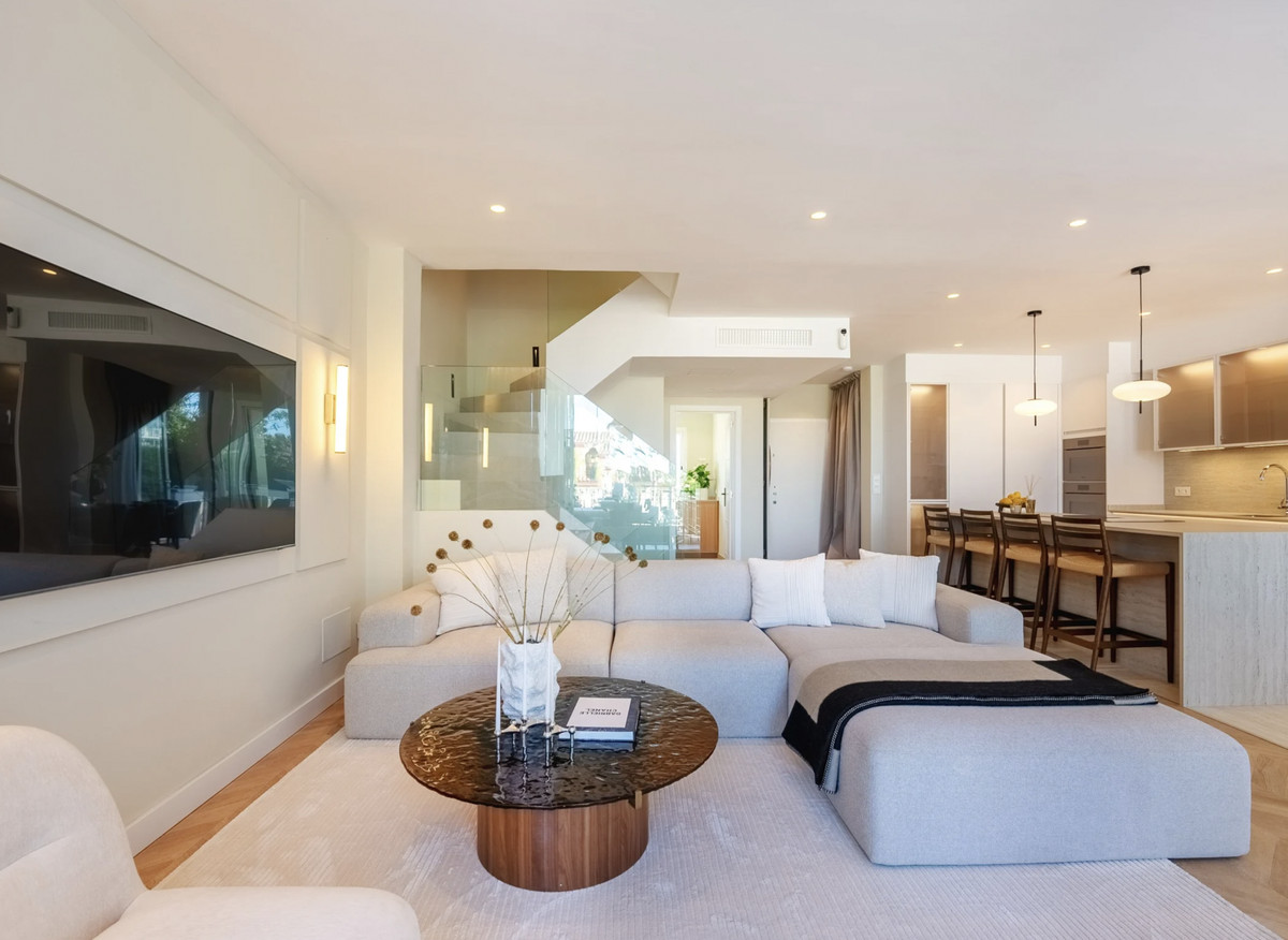 Se vende Adosada de 5 dormitorios en Costa Del Sol, Málaga, España