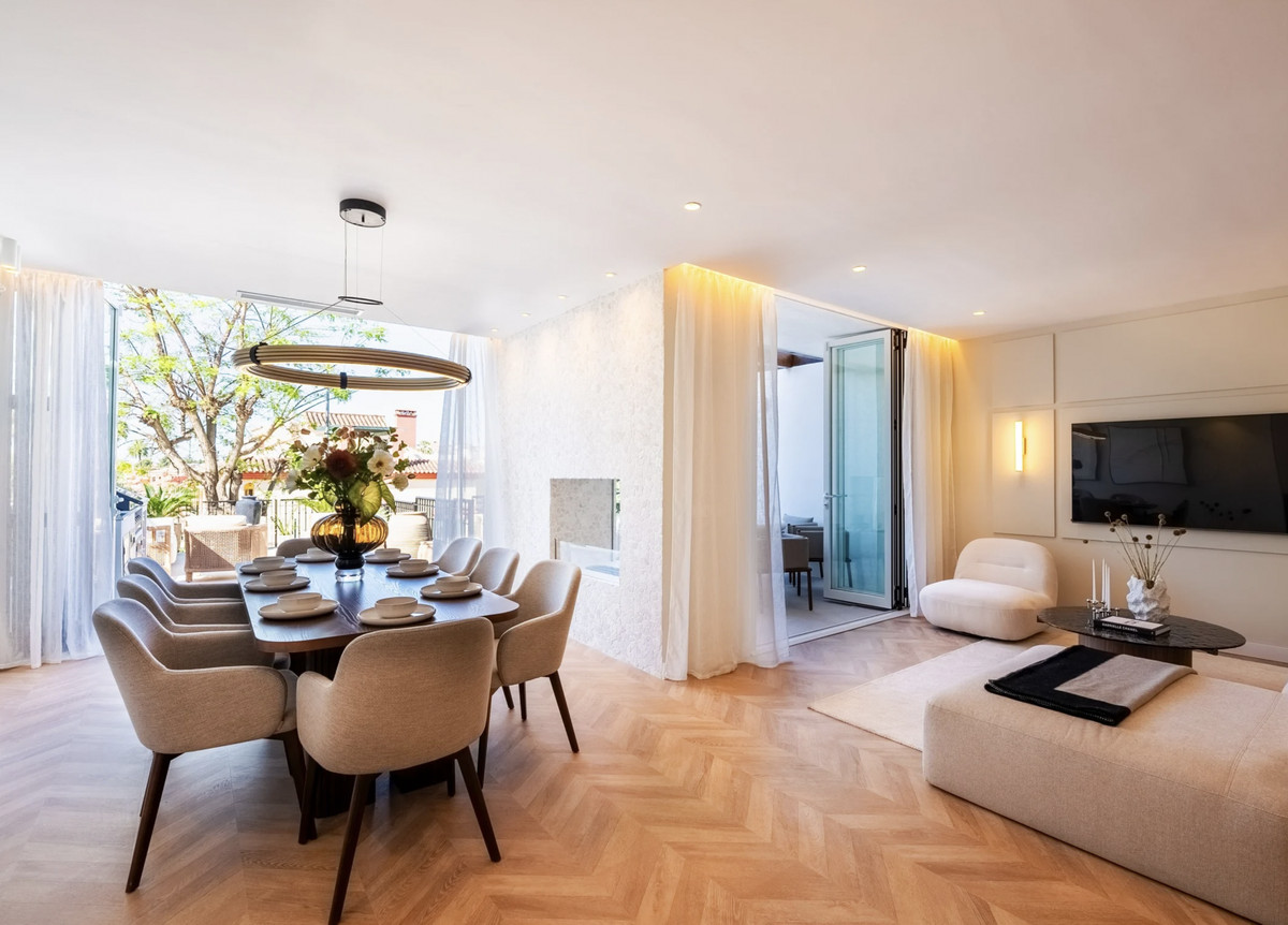 Se vende Adosada de 5 dormitorios en Costa Del Sol, Málaga, España