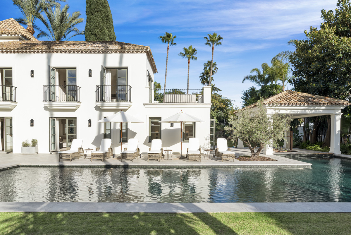 Se vende Villa - Chalet de 5 dormitorios en Costa Del Sol, Málaga, España
