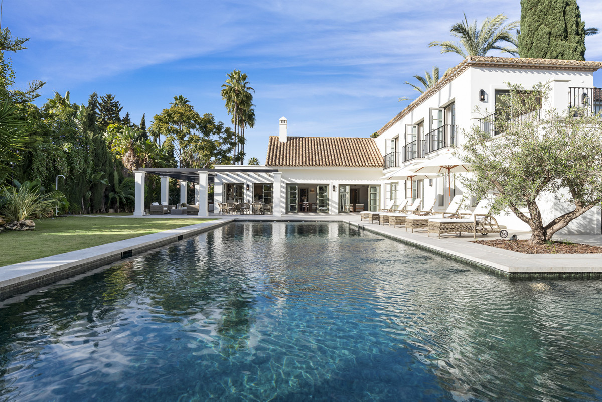 Se vende Villa - Chalet de 5 dormitorios en Costa Del Sol, Málaga, España