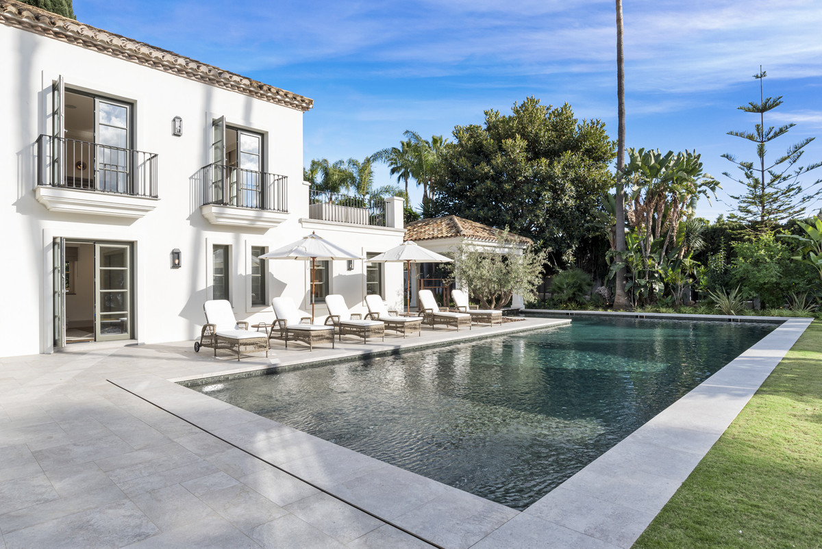 Se vende Villa - Chalet de 5 dormitorios en Costa Del Sol, Málaga, España