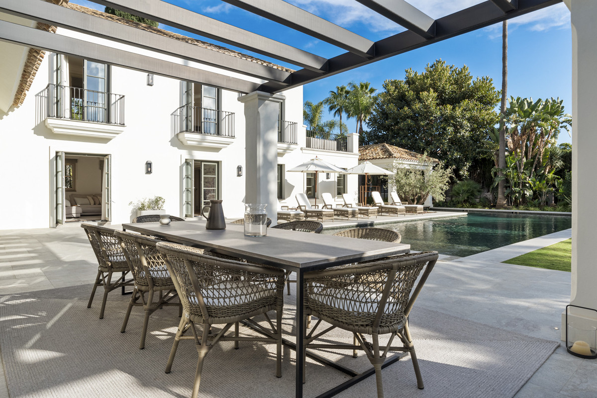 Se vende Villa - Chalet de 5 dormitorios en Costa Del Sol, Málaga, España