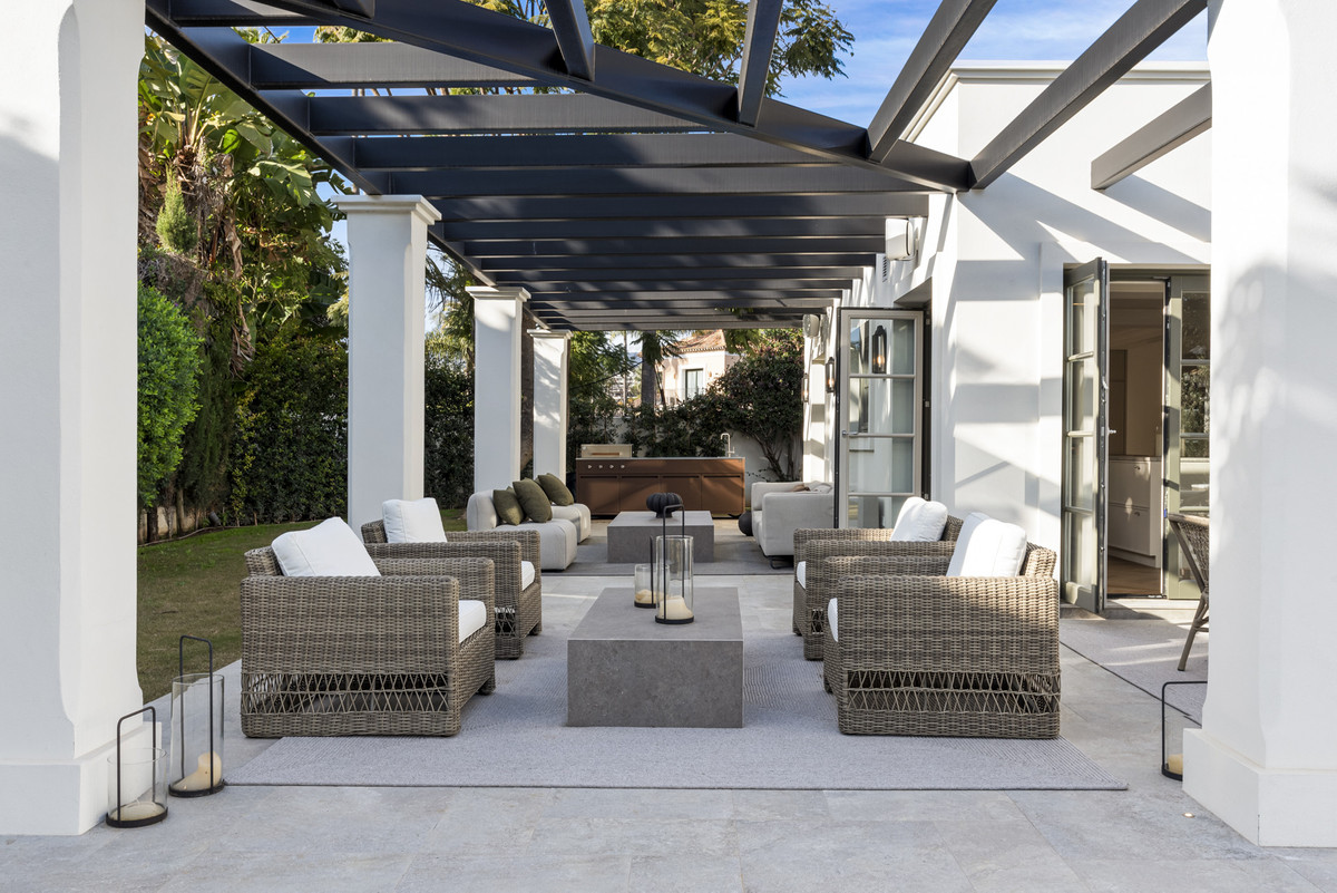 Se vende Villa - Chalet de 5 dormitorios en Costa Del Sol, Málaga, España