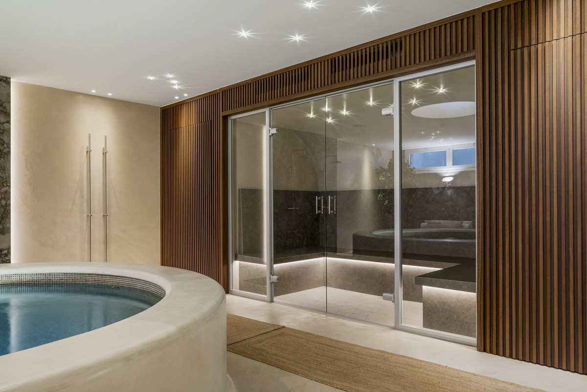 Se vende Villa - Chalet de 5 dormitorios en Costa Del Sol, Málaga, España