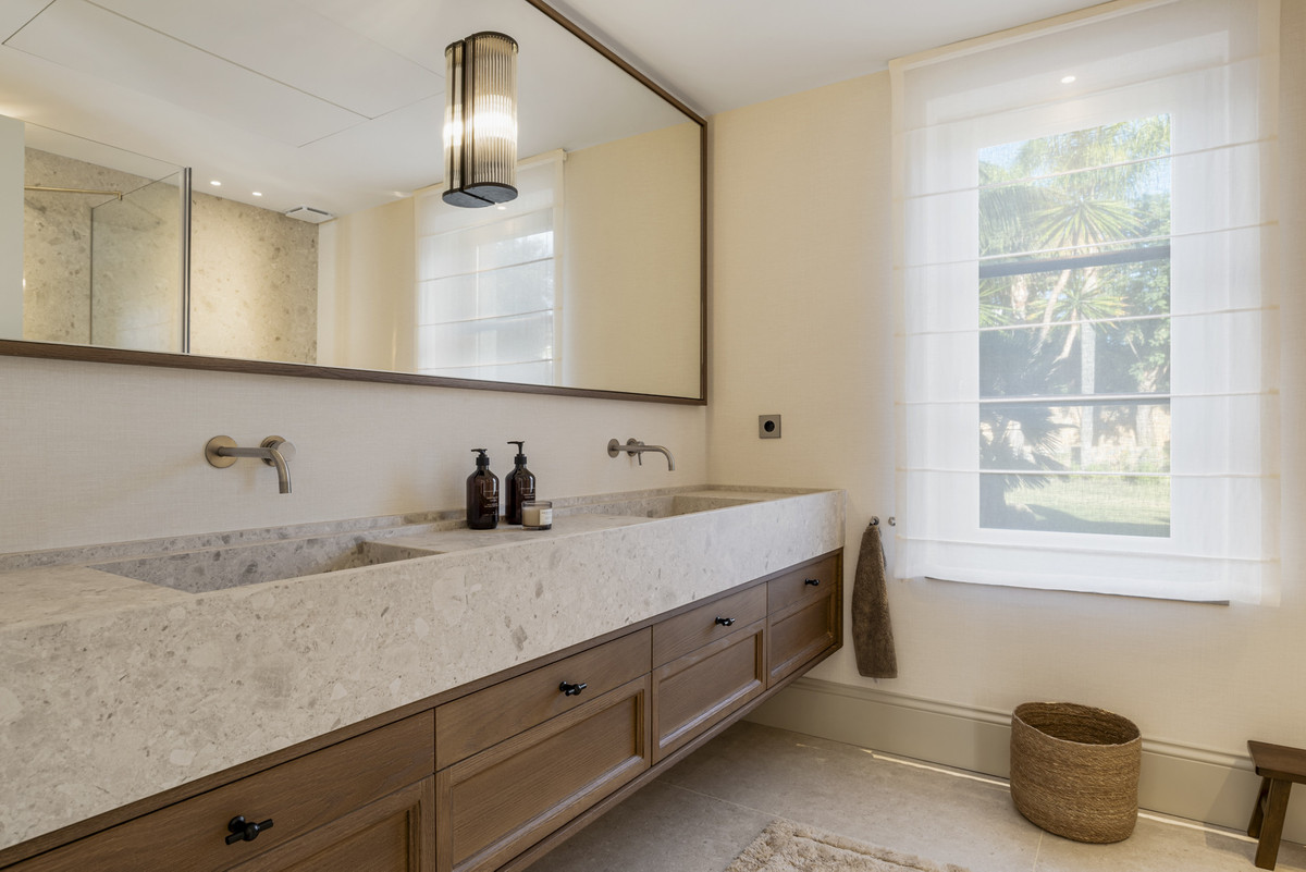Se vende Villa - Chalet de 5 dormitorios en Costa Del Sol, Málaga, España