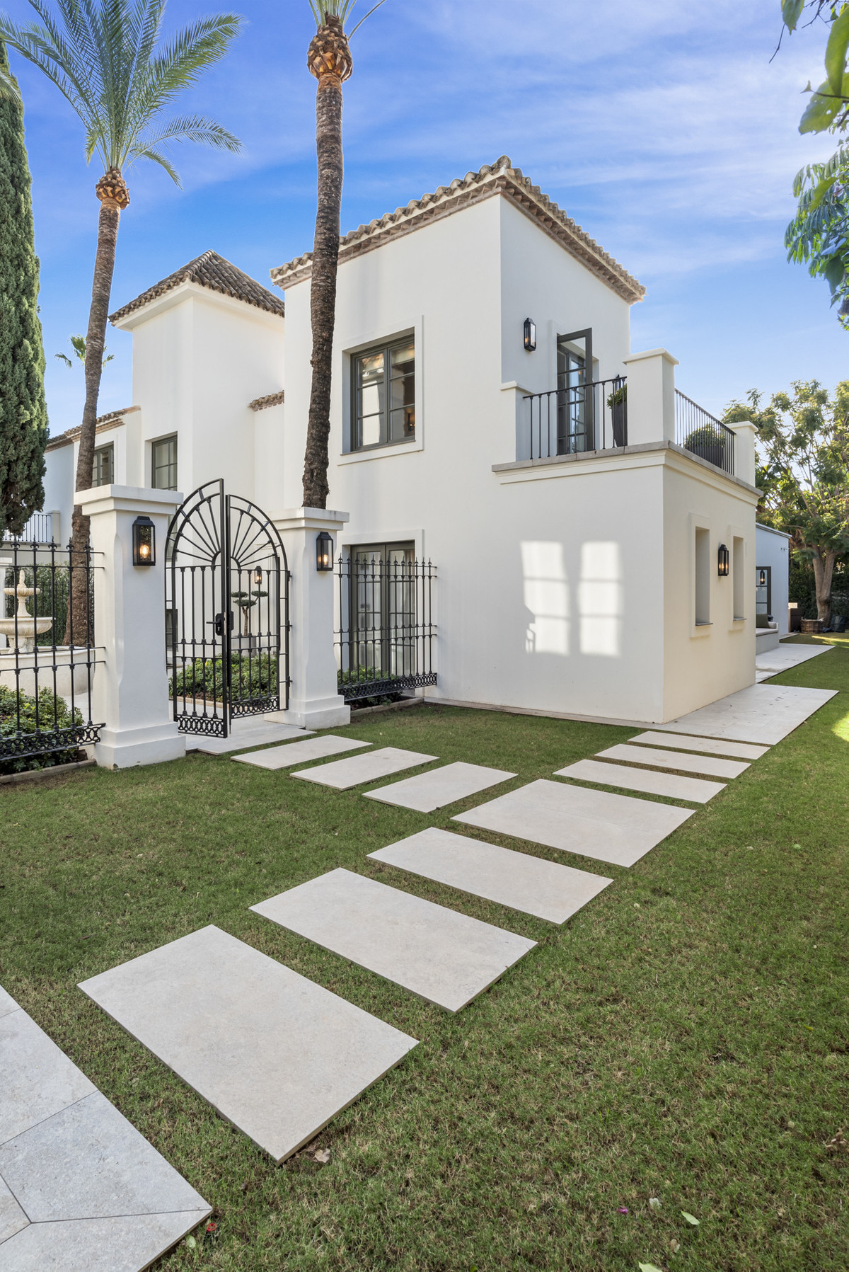 Se vende Villa - Chalet de 5 dormitorios en Costa Del Sol, Málaga, España