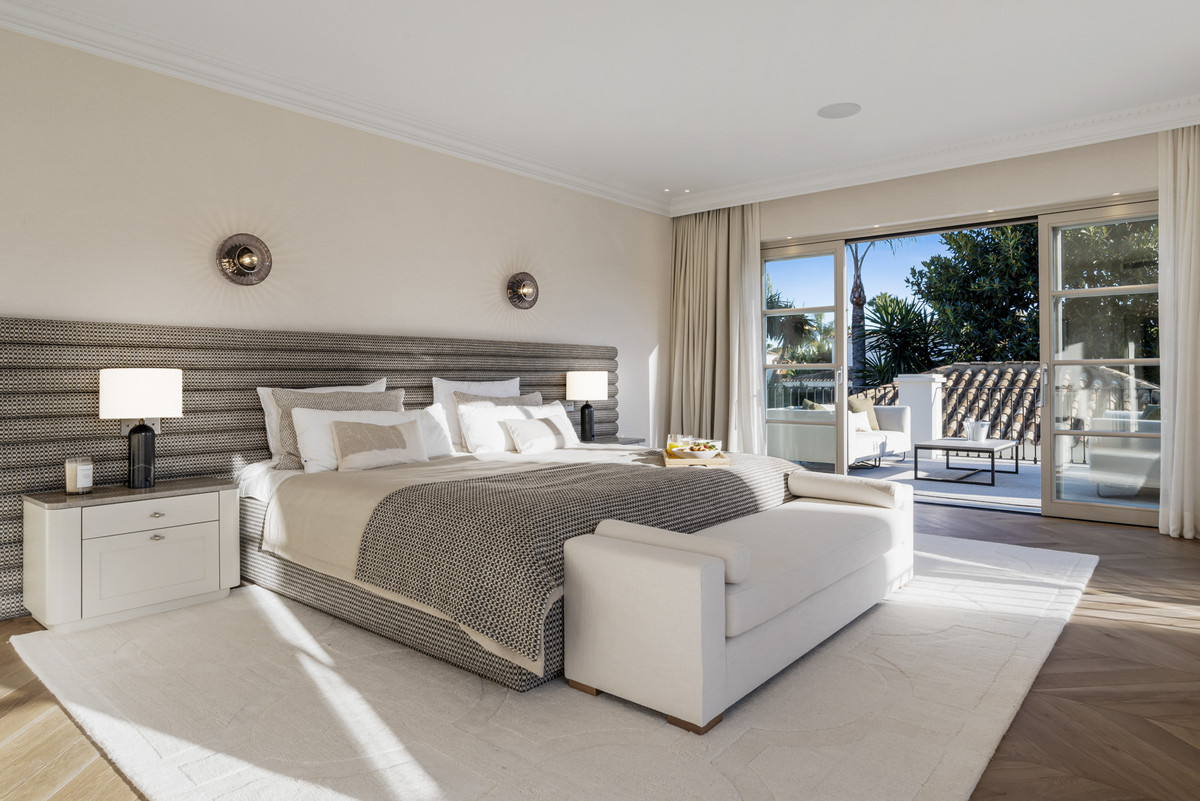 Se vende Villa - Chalet de 5 dormitorios en Costa Del Sol, Málaga, España
