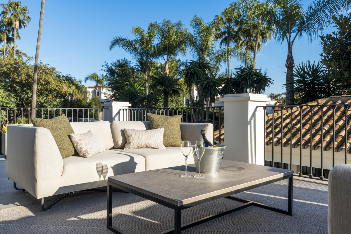 Se vende Villa - Chalet de 5 dormitorios en Costa Del Sol, Málaga, España