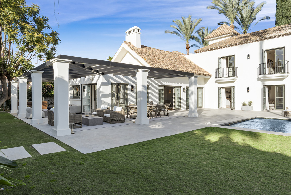 Se vende Villa - Chalet de 5 dormitorios en Costa Del Sol, Málaga, España
