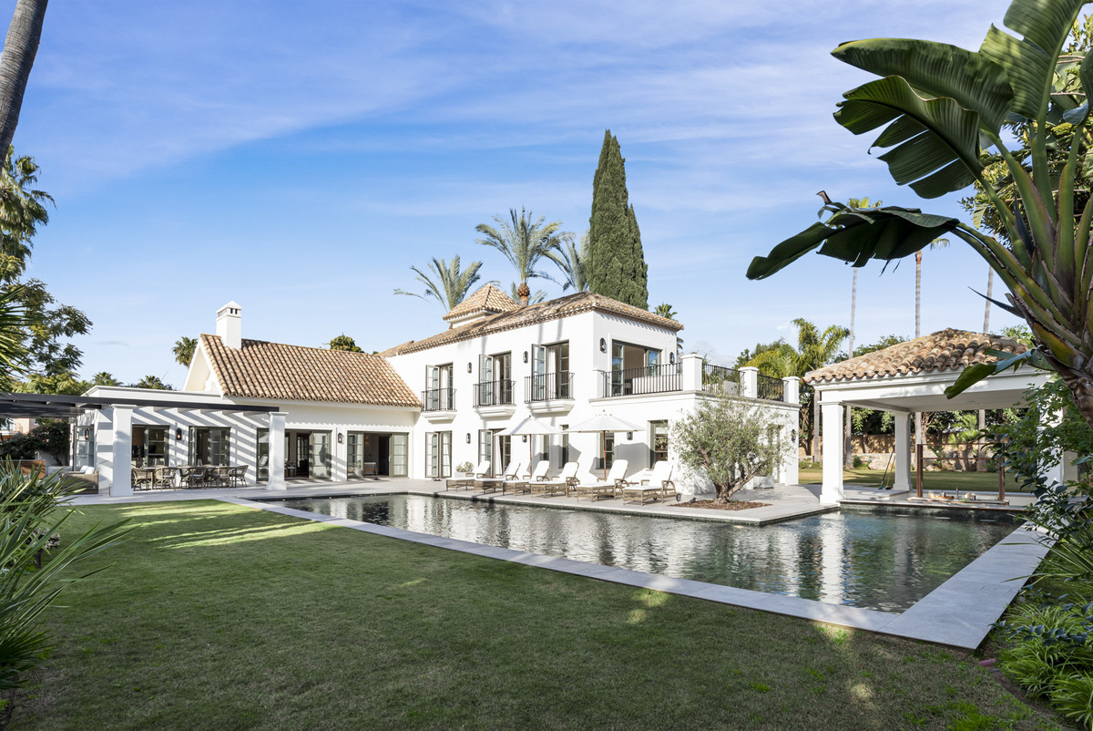 Se vende Villa - Chalet de 5 dormitorios en Costa Del Sol, Málaga, España