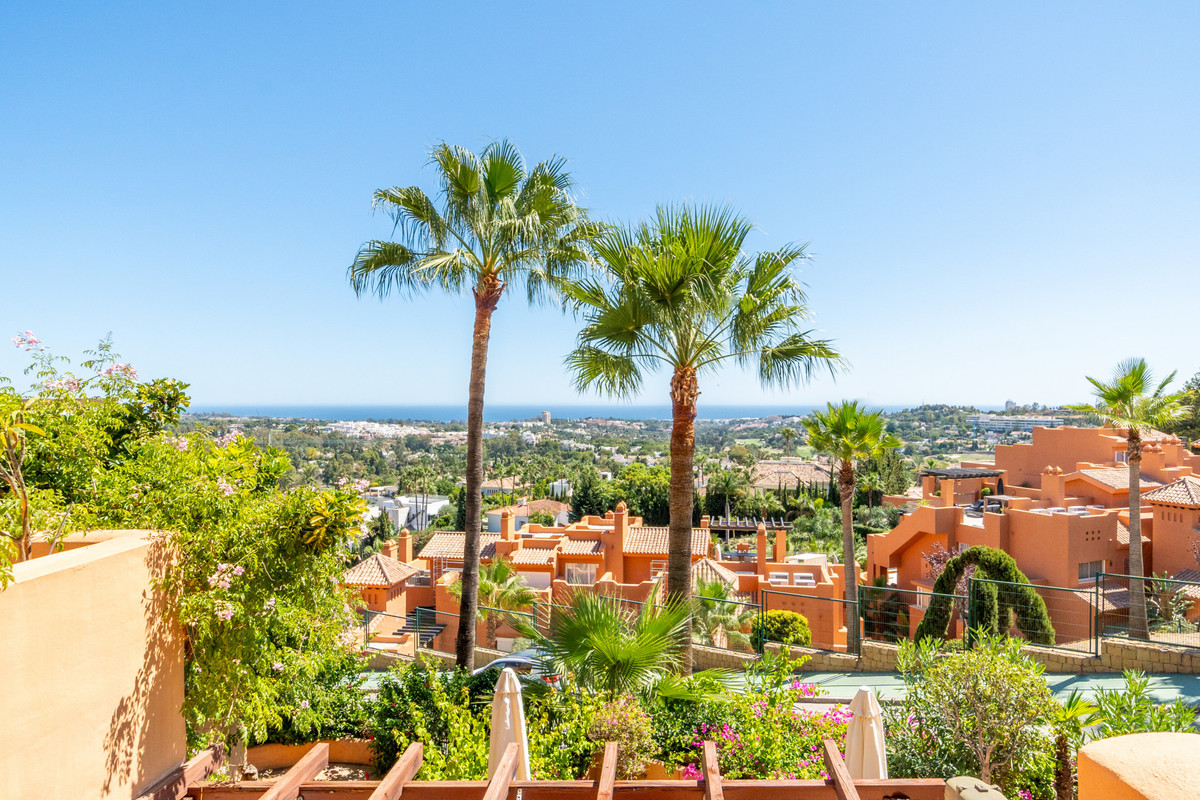3 Bed Apartment for sale in Nueva Andalucía Costa Del Sol, Málaga, Spain