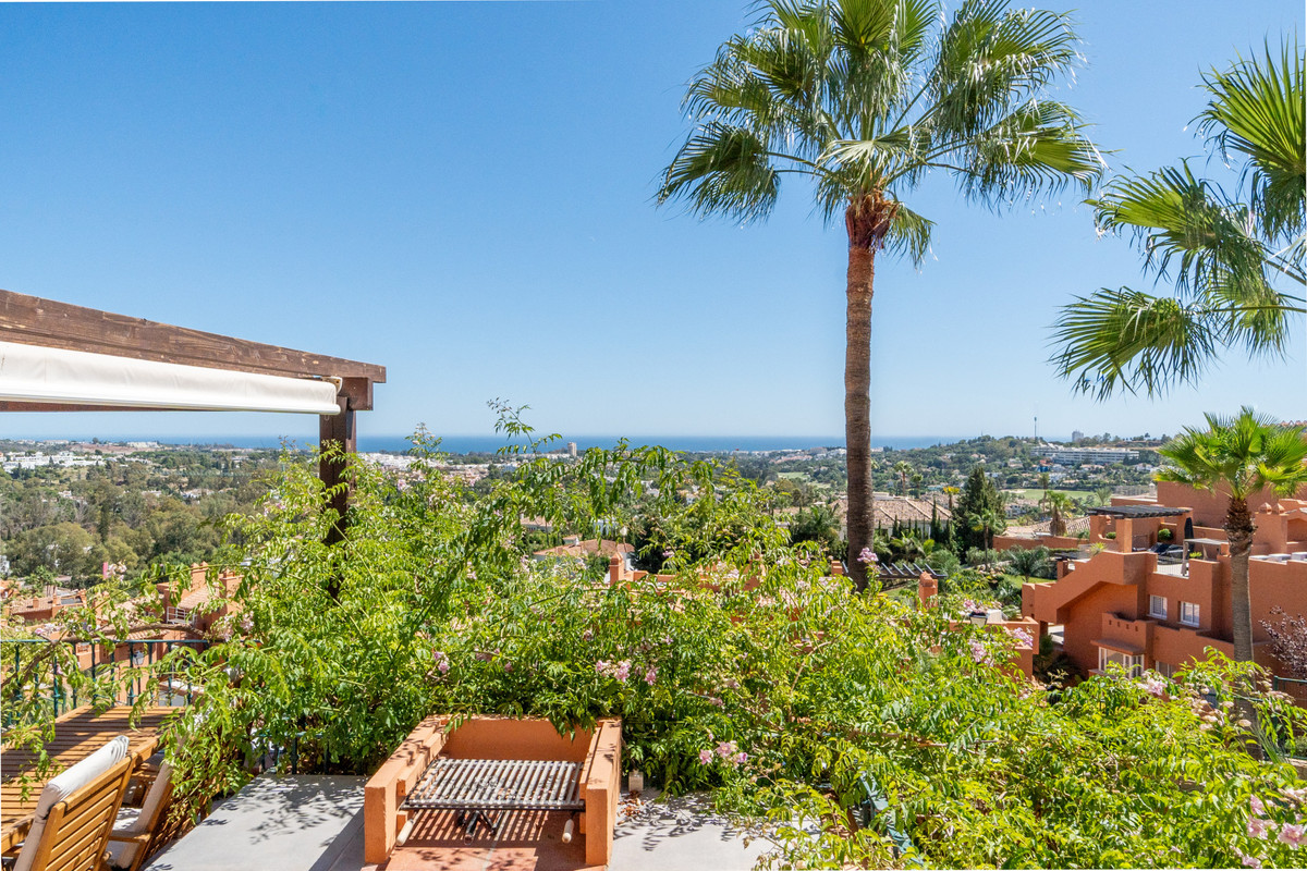 3 Bed Apartment for sale in Nueva Andalucía Costa Del Sol, Málaga, Spain