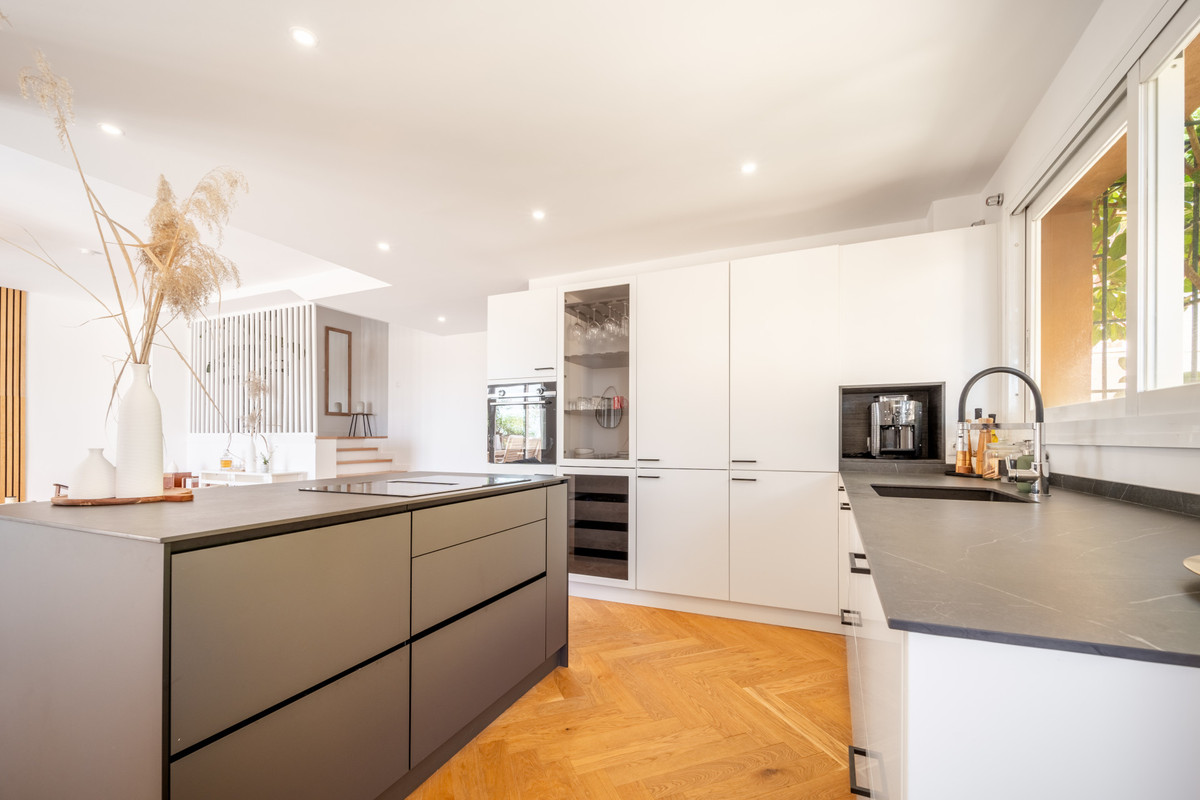 3 Bed Apartment for sale in Nueva Andalucía Costa Del Sol, Málaga, Spain
