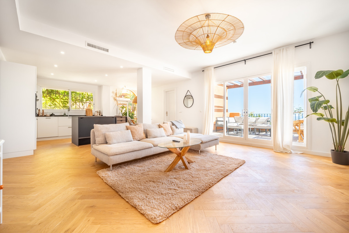 3 Bed Apartment for sale in Nueva Andalucía Costa Del Sol, Málaga, Spain