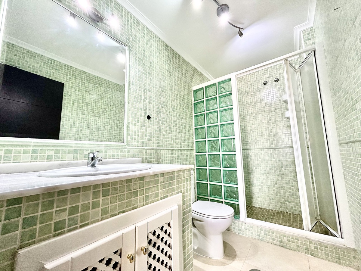 2 Bed Apartment for sale in Villamartin Costa Blanca, Alicante, Spain