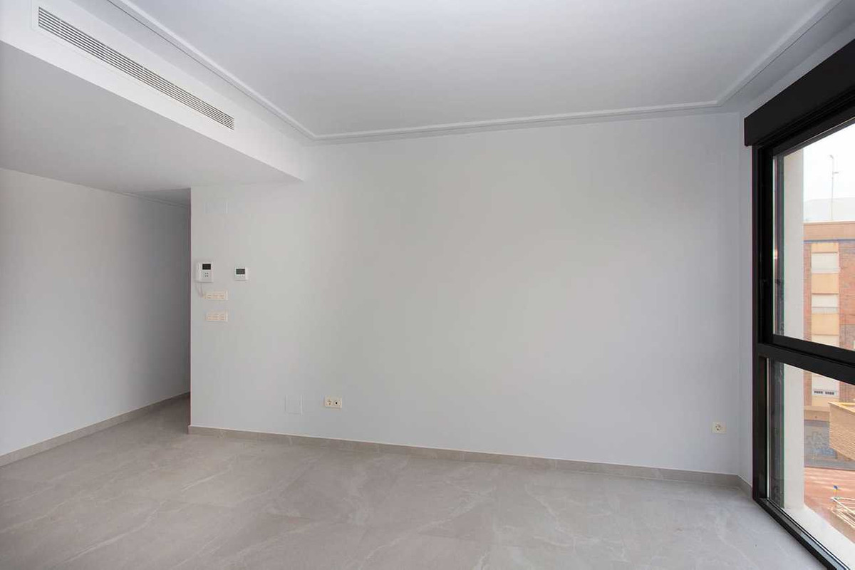 Se vende Apartamento Planta Media de 2 dormitorios en Costa Blanca, Alicante, España
