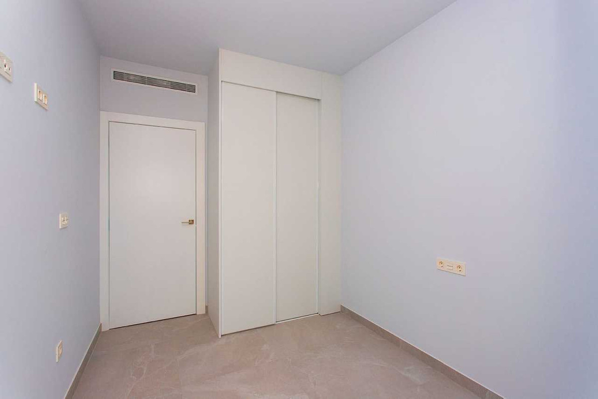 Se vende Apartamento Planta Media de 2 dormitorios en Costa Blanca, Alicante, España