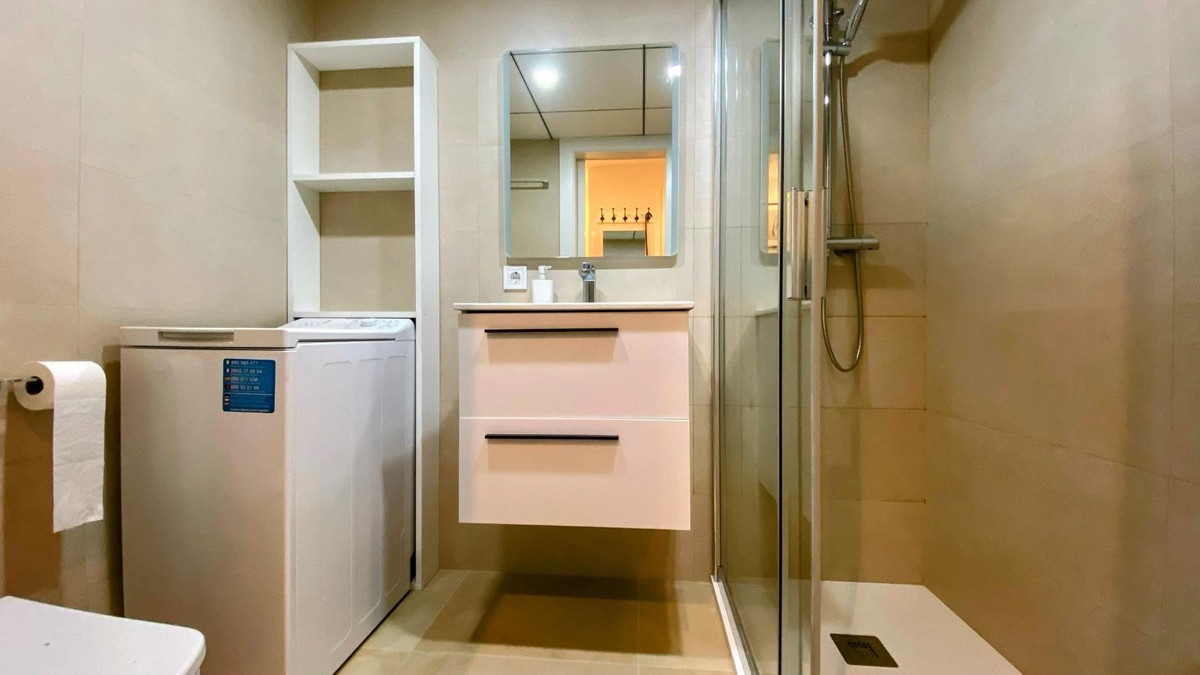 Se vende Apartamento Planta Media de 2 dormitorios en Costa Blanca, Alicante, España