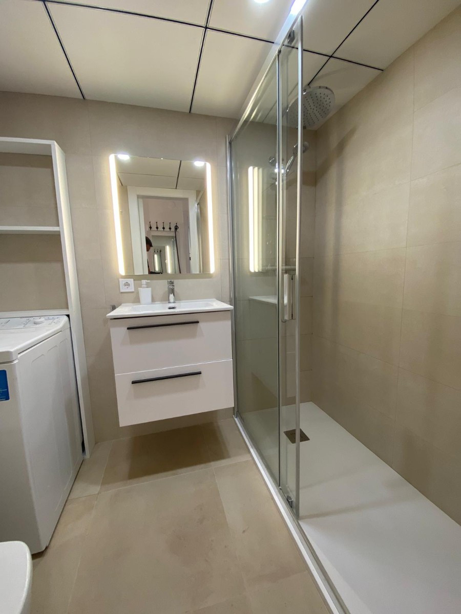 Se vende Apartamento Planta Media de 2 dormitorios en Costa Blanca, Alicante, España