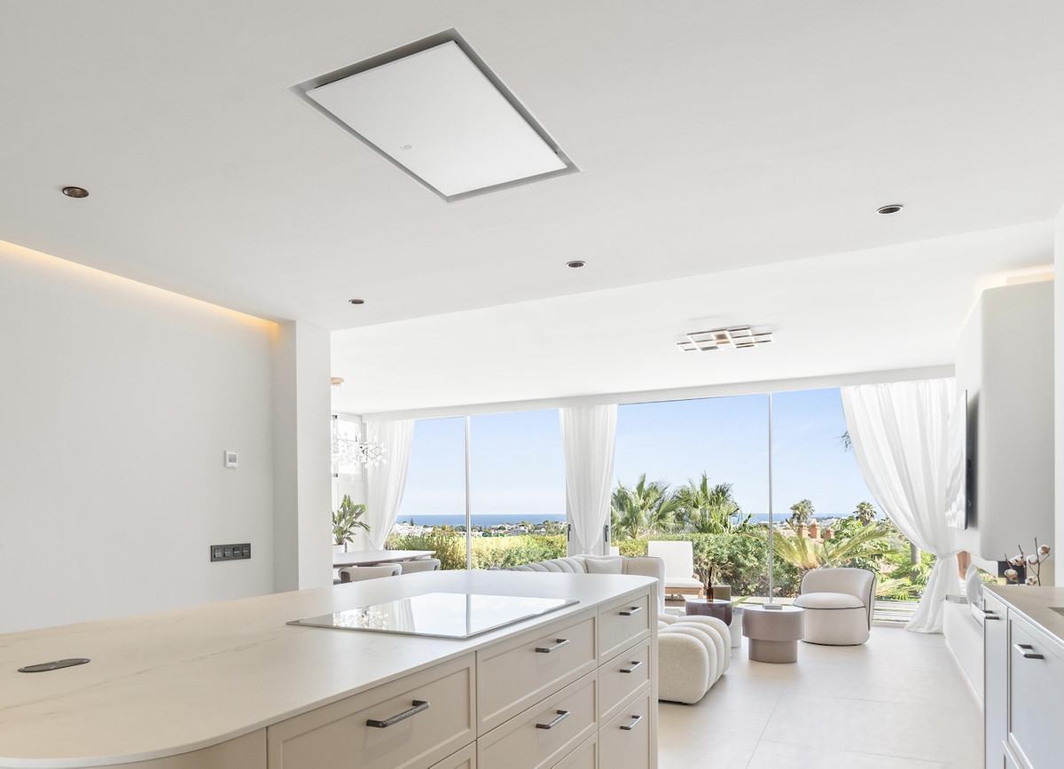 3 Bed Apartment for sale in Nueva Andalucía Costa Del Sol, Málaga, Spain